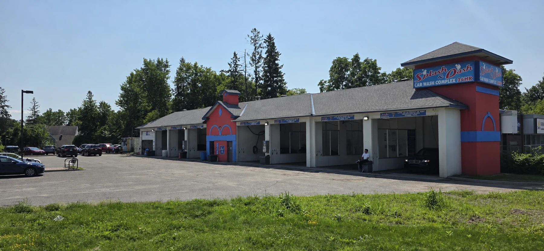 Splash & Dash self-serve car wash bays in Ottawa