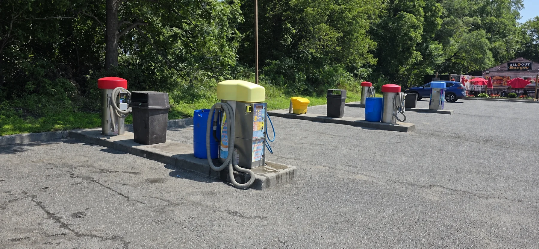 Tap-and-coin vacuum stations at Splash & Dash